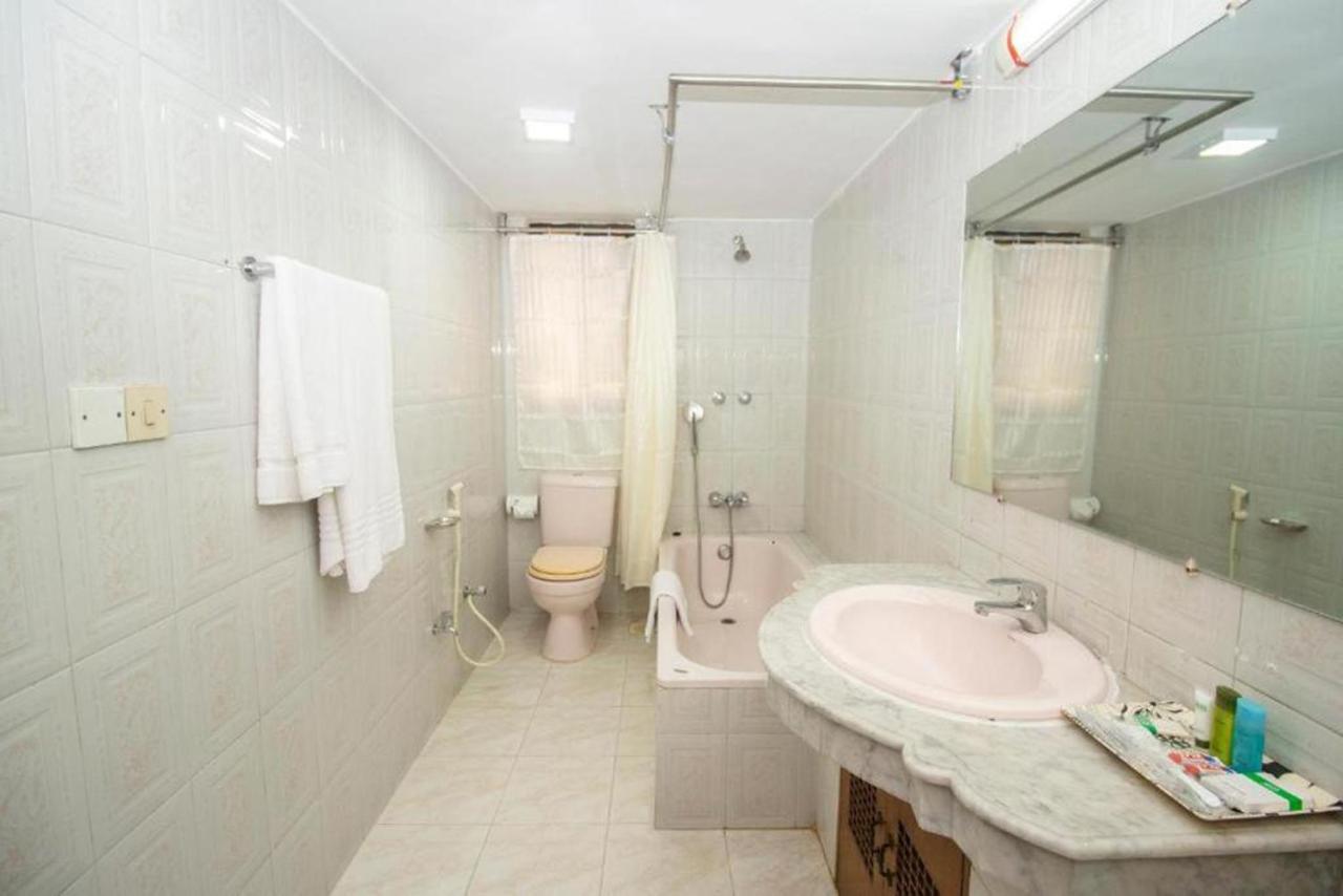 Hotel Suite Palace Dhaka Luaran gambar